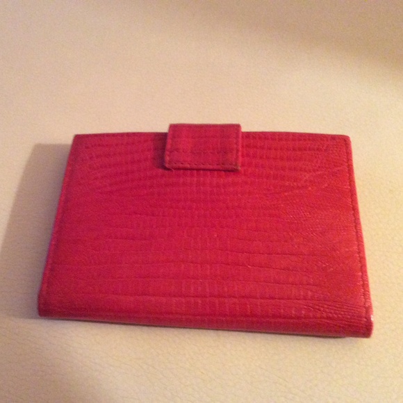 Robinson’s Small Red Animal Texture Leather Wallet - Picture 2 of 6